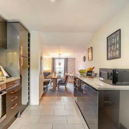 4 Bed In Oc-c34669 Casa de Férias *