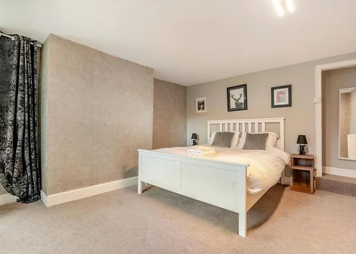 4 Bed In Oc-c34669 *